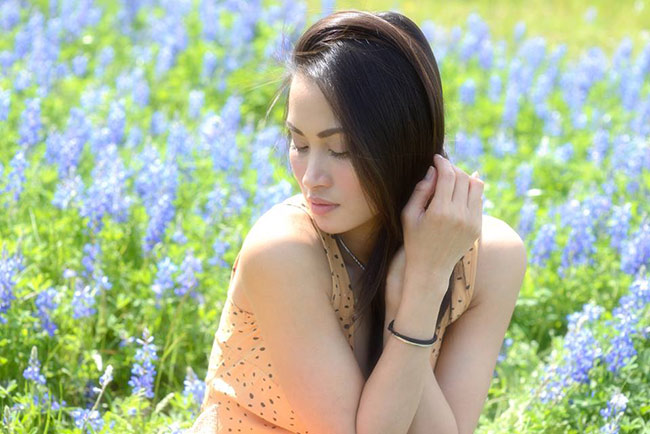 Vợ cũ Lam Trường khoe vòng 1 sexy