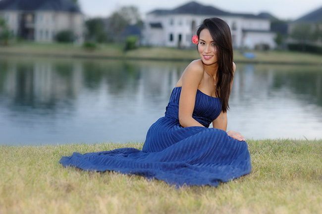 Vợ cũ Lam Trường khoe vòng 1 sexy