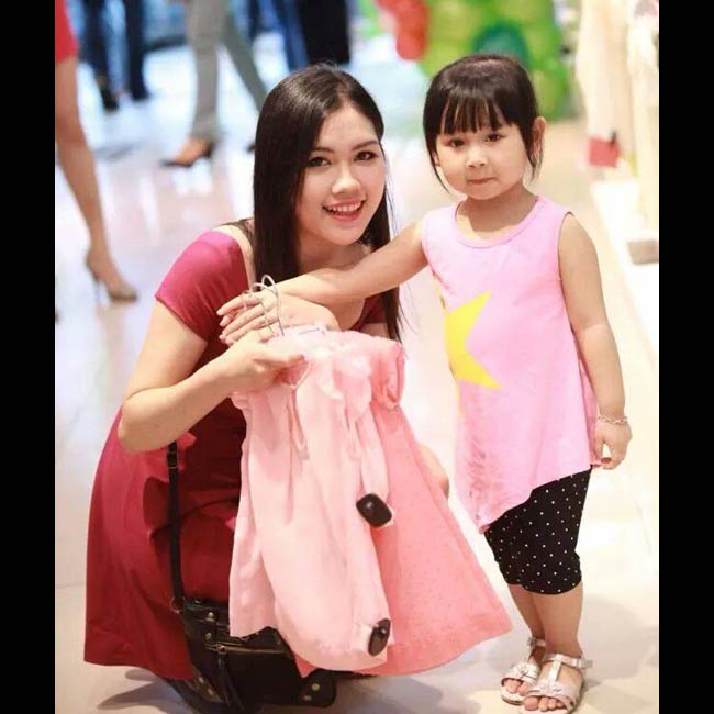 Ngỡ ngàng con gái Minh Tiệp quá xinh