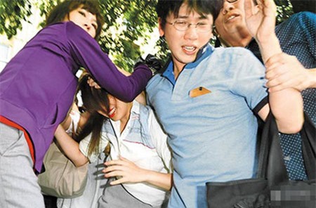 sao ngoai tinh sau 10 ngay cuoi bi danh tui bui - 2