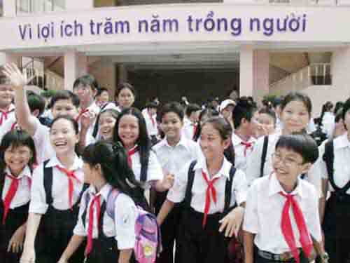 thi vao lop 1: hs bi ep 'mac ao' kien thuc qua rong - 2