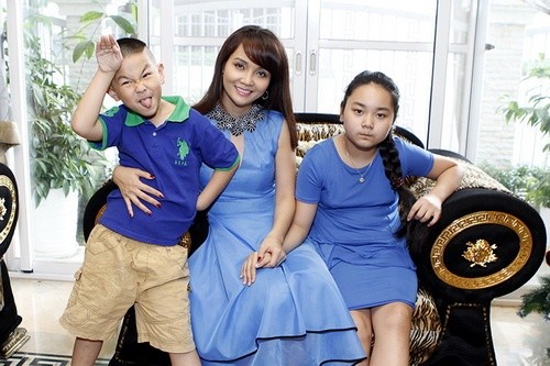 "gai hai con" trong mon con mat cua vbiz - 9