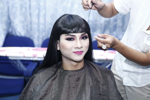 hoai lam dang quang guong mat than quen 2014 - 18
