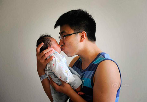 nu cuoi cua nhung ong bo lan dau be con - 11
