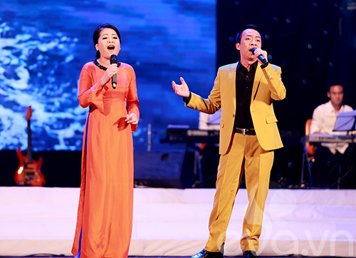 my tam xin duoc hat trong dem nhac huong ve bien dao - 12