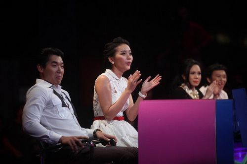 vo chong viet huong, hoai linh lap ky luc nguoi bi an - 1