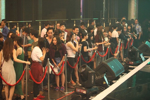 me minh thu lan dau song ca cung con gai - 1