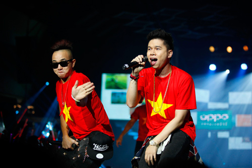 me minh thu lan dau song ca cung con gai - 12