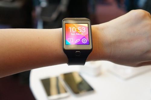 samsung se ra mat smartwatch dau tien chay android wear - 1