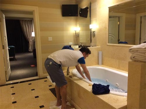 mr dam tu tay giat do o khach san las vegas - 1