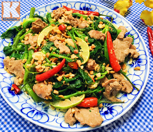 nom rau muong tron thit bo gion ngon - 9