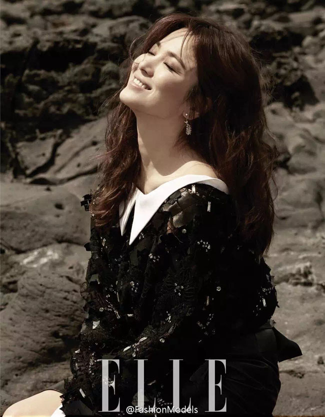 Bất ngờ với ảnh nổi loạn của Song Hye Kyo