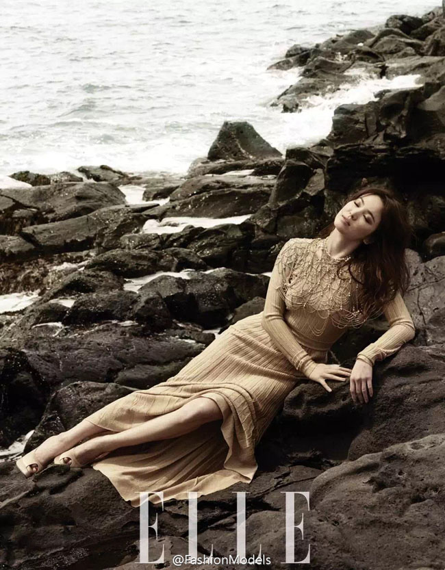 Bất ngờ với ảnh nổi loạn của Song Hye Kyo