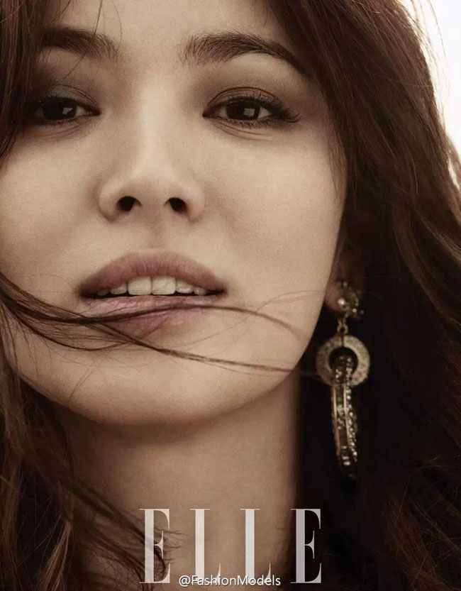 Bất ngờ với ảnh nổi loạn của Song Hye Kyo