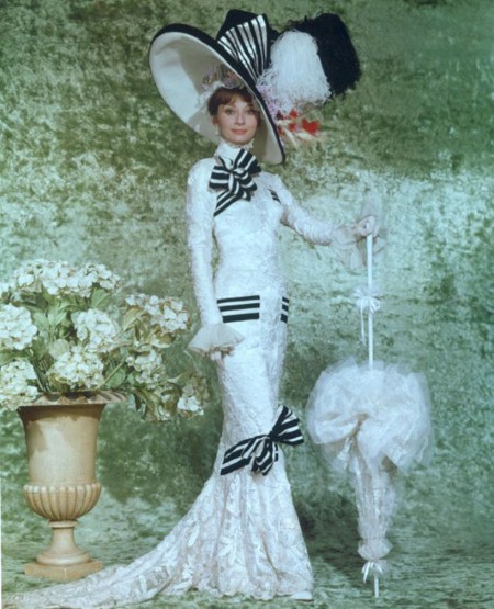 Audrey Hepburn:  Biểu tượng thời trang của thời đại - 12