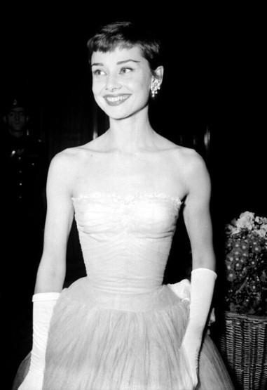 Audrey Hepburn:  Biểu tượng thời trang của thời đại - 3