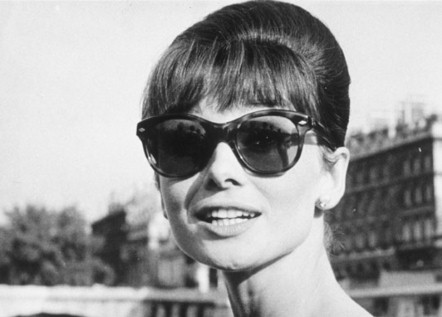 Audrey Hepburn:  Biểu tượng thời trang của thời đại - 9