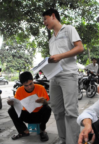 Mùa thi, sinh viên kiếm tiền triệu mỗi ngày - 2