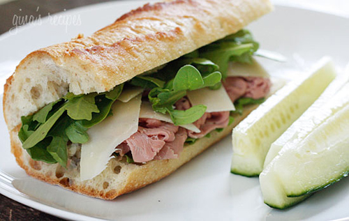Đơn giản với bánh mì kẹp thịt - 1