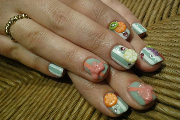 Đẹp và lạ những mẫu nail màu sắc - 5
