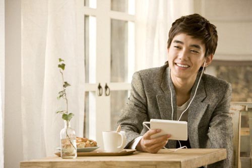 'Tiểu So Ji Sub' bị nứt xương mặt - 2