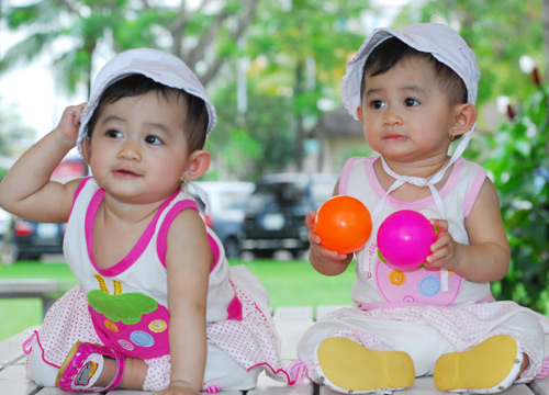 Chị em song sinh hát hay, nhảy dẻo - 5