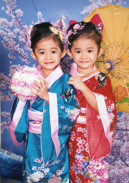 Chị em song sinh hát hay, nhảy dẻo - 7