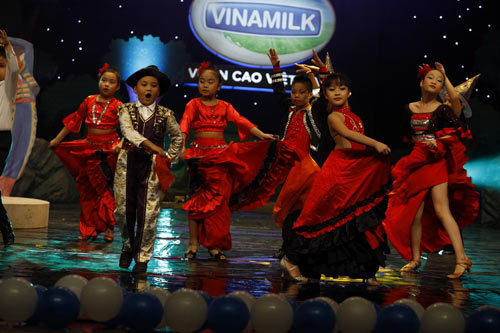 Đồ Rê Mí vòng 3: sắc màu show nhạc nước ngoài - 4