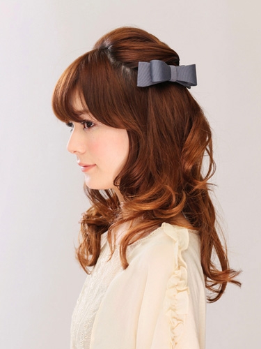 Kiểu tóc dễ thương dành cho tóc xoăn - 14