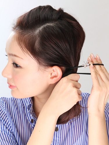 Kiểu tóc dễ thương dành cho tóc xoăn - 4