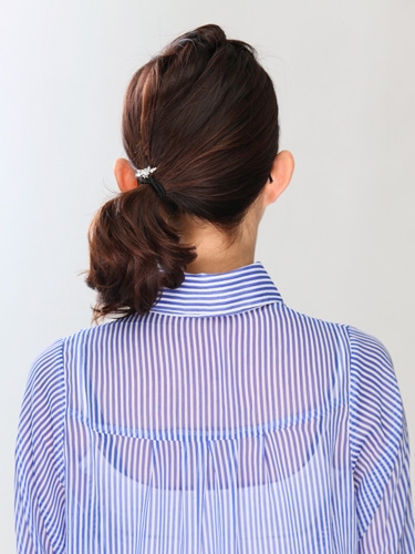 Kiểu tóc dễ thương dành cho tóc xoăn - 7