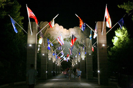 4 vị tổng thống khổng lồ trên núi - 8