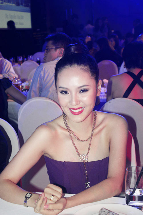 Ca sĩ Phương Linh tậu 'xế' hạng sang - 1