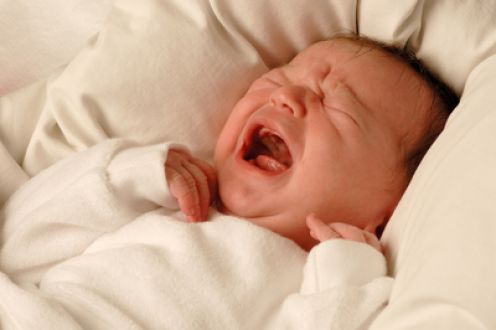 Khi bé sơ sinh ngủ ít, ngủ chập chờn - 1