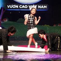 Nghe Hà Linh hát "Em muốn làm ca sĩ"