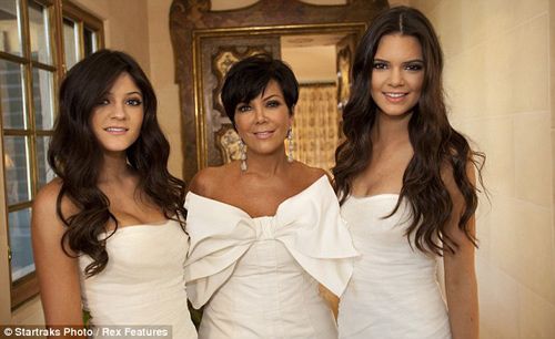 Nghía chùm ảnh cưới "độc" của Kim Kardashian - 14
