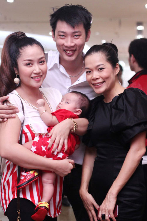 Ốc Thanh Vân khoe con với các đồng nghiệp - 11