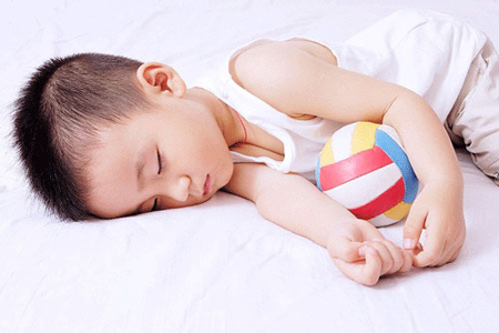 Mẹo chữa đái dầm ban đêm cho con - 1