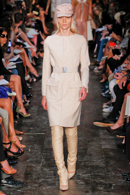 Những bất ngờ trong BST 2012 của Victoria Beckham - 15