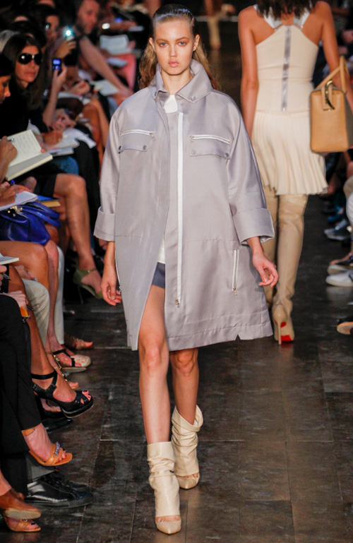 Những bất ngờ trong BST 2012 của Victoria Beckham - 14