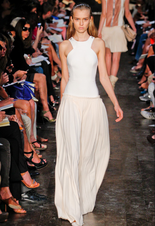 Những bất ngờ trong BST 2012 của Victoria Beckham - 22
