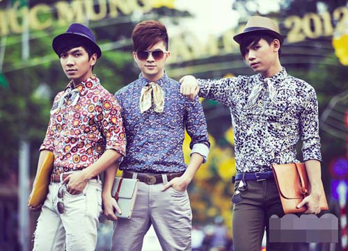 Khi mỹ nam Việt điệu đà cùng...hoa - 12