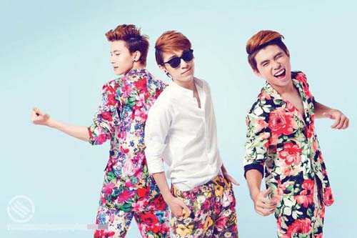 Khi mỹ nam Việt điệu đà cùng...hoa - 23