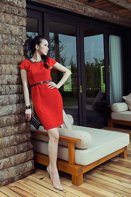 Thùy Lâm biến hóa cùng váy, không thể đẹp hơn! - 5
