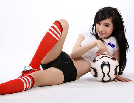 ''Chân dài'' Việt nóng bỏng cùng trái bóng - 4