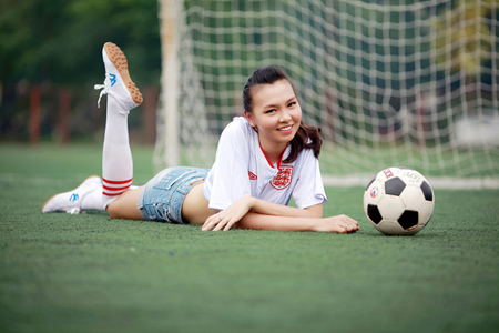 ''Chân dài'' Việt nóng bỏng cùng trái bóng - 13