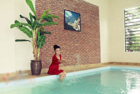 Biệt thự rộng rãi của "siêu mẫu ăn ảnh" - 13