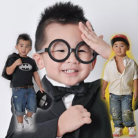 Siêu mẫu nhí: Chàng mắt hí Leo