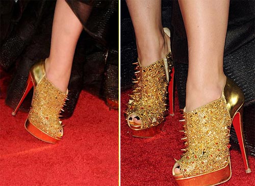 Giày đinh gai Louboutin 'mê hoặc' mỹ nhân - 2