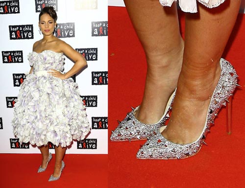 Giày đinh gai Louboutin 'mê hoặc' mỹ nhân - 15